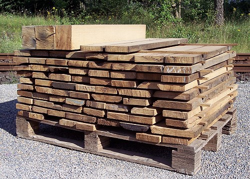 Antike oak boards from reclaimed oak fresh off the saw mill and still rough